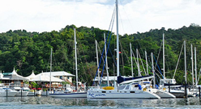 CrewsInn Marina
